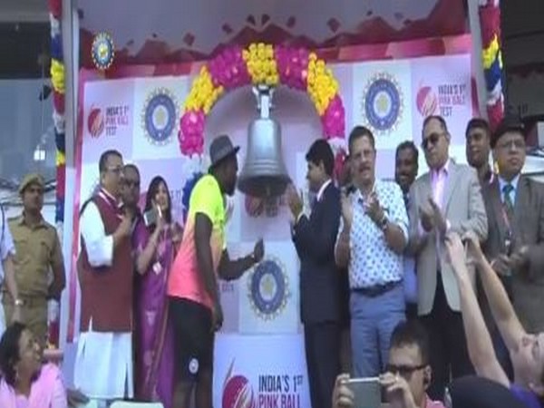 Micah Richards ringing the bell at Eden Gardens (Photo/ BCCI Twitter)
