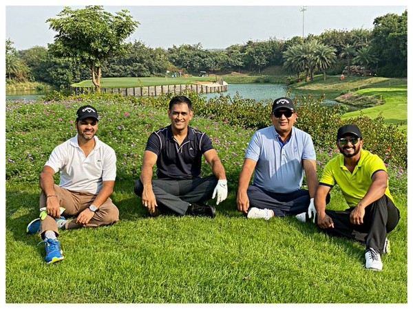 MS Dhoni along with RP SIngh, Kedar Jadhav and one other. (Photo/Kedar Jadhav Twitter)