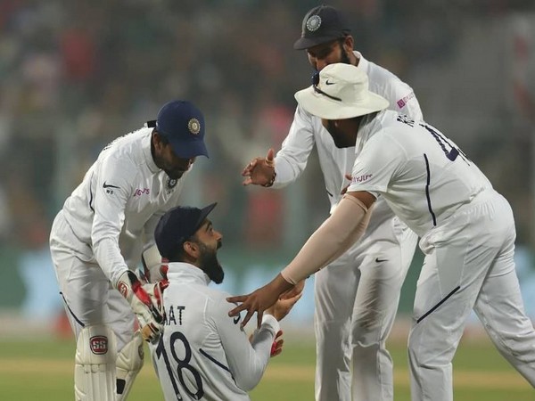 India skipper Virat Kohli with teammates (Photo/ Virat Kohli Twitter)