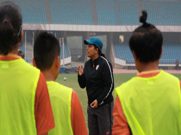 Indian women's senior national team head coach Maymol Rocky (Photo/ Indian Football Team Twitter) 