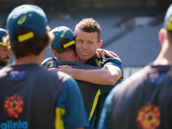 Peter Siddle with team-mates at the MCG (Photo/ cricket.com.au Twitter)