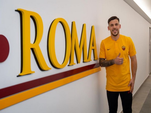 Carles Perez (Photo/ AS Roma Twitter) 