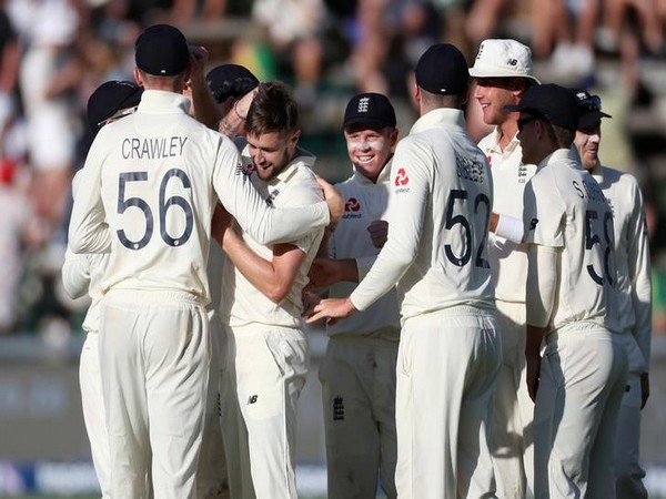 England players celebrate after taking the wicket of Faf du Plessis 