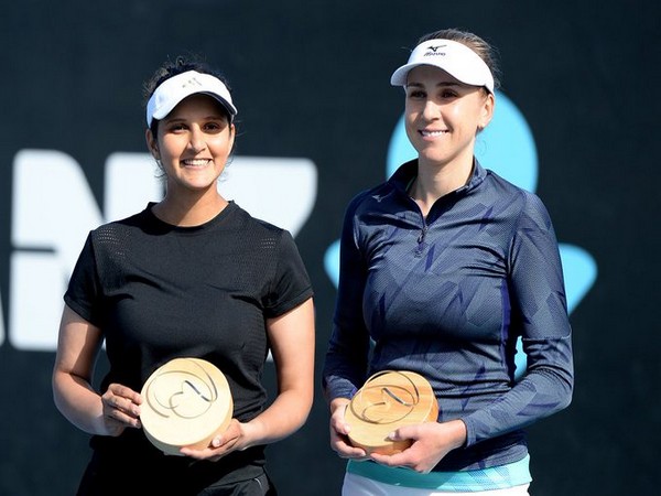 Sania Mirza (L) and Nadia Kichenok (R) (Photo/Saina Mirza Twitter)