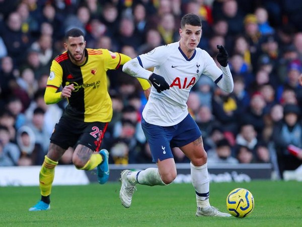 Tottenham Hotspur's Erik Lamela in action with Watford's Etienne Capoue