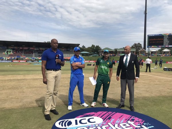 India and Pakistan skippers at the time of toss (Photo/ Cricket World Cup Twitter)