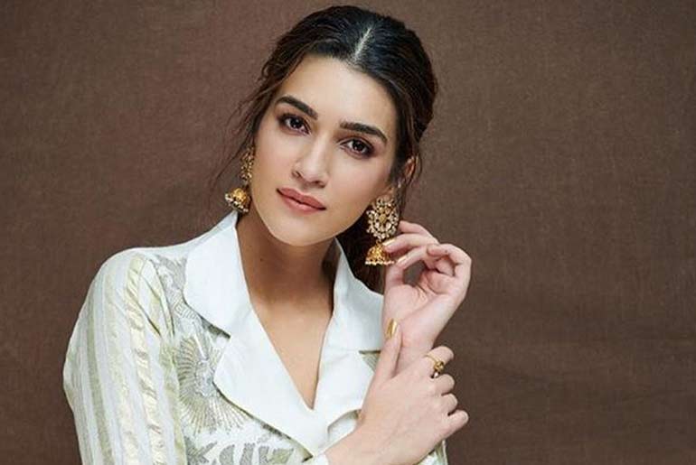 Kriti Sanon Hairstyles That Are Perfect For Indian Wear In Hindi | kriti  sanon hairstyles that are perfect for indian wear | HerZindagi