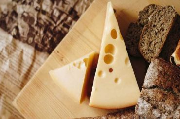 Discovery of Essential Microbes for Traditional Mozzarella Production