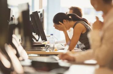 Study Shows Job Insecurity's Alarming Connection to Early Mortality Risk