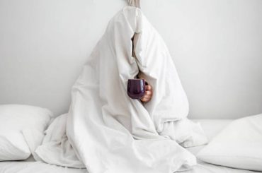 8 Productive and Relaxing Activities for Lazy Mornings in Bed