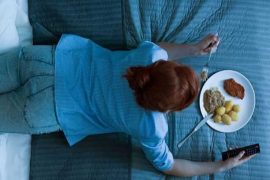 Sleeping with Danger: The Surprising Health Risks of Eating in Bed
