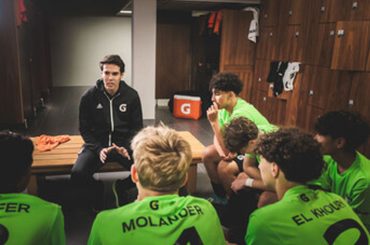 Football Legend Kaka Inspires Teens at 2024 Gatorade® 5v5 Finals with Confidence Talk