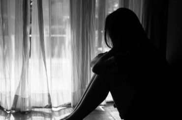 Therapist Recommends Mindful Techniques for Healing from Grief