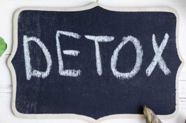 Do These 3 Yoga Poses Every Morning for a Complete Detox Before Diwali!