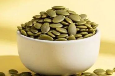 Insomnia at night? Before bed, try pumpkin seeds